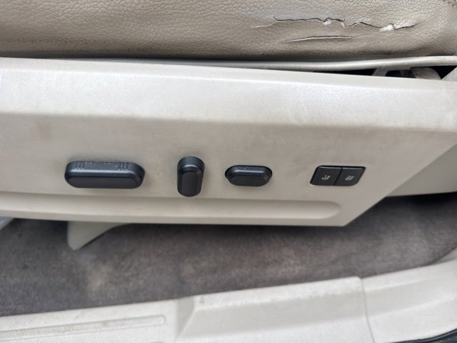 Used 2010 Ford Expedition Limited image 16