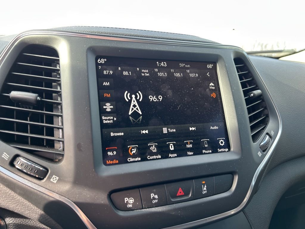 Used 2023 Jeep Cherokee Altitude Lux image 12