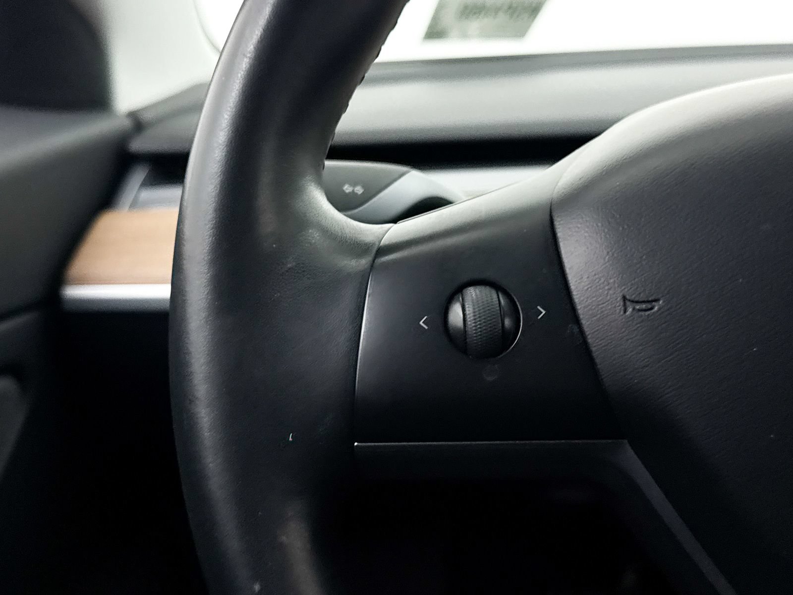 Used 2018 Tesla Model 3 Long Range RWD image 36