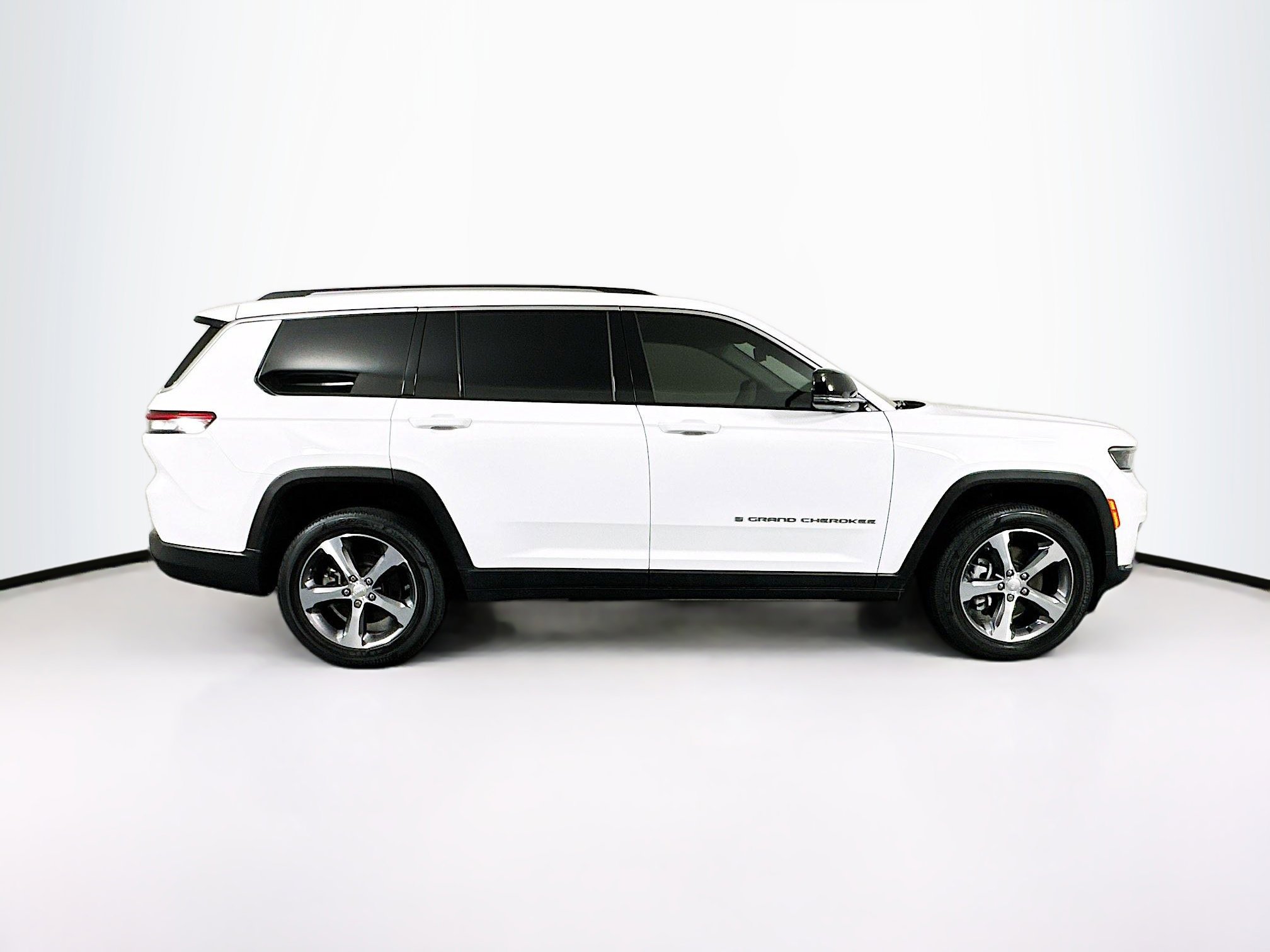 Used 2023 Jeep Grand Cherokee L Limited image 10