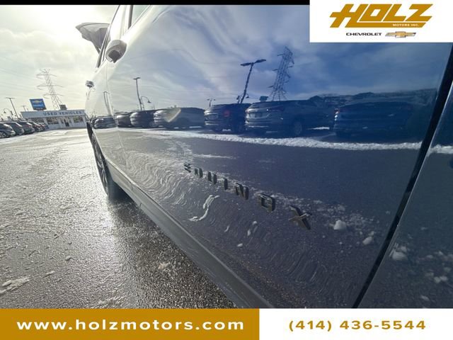 Used 2023 Chevrolet Equinox RS w/ RS Leather Package image 34