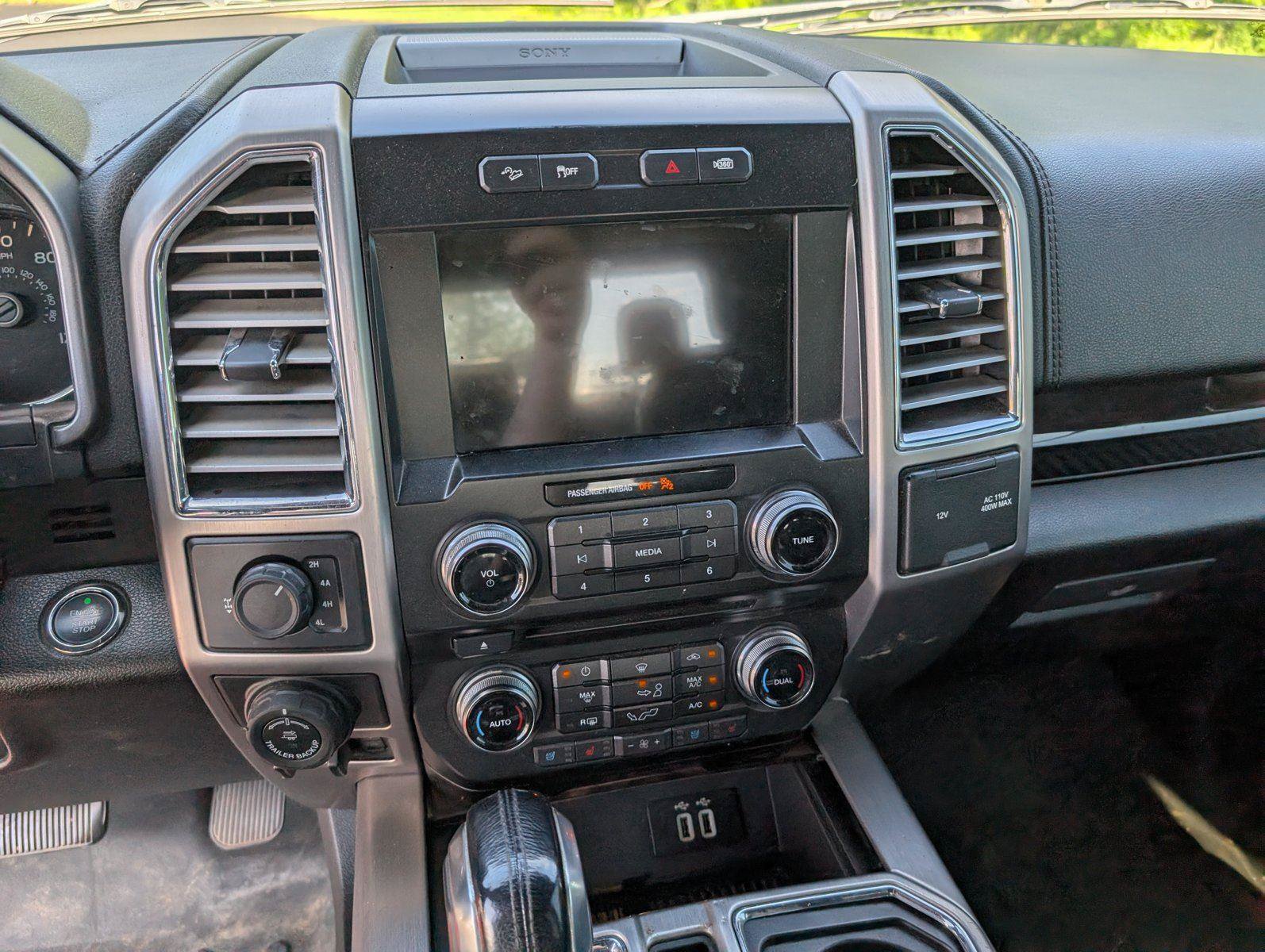 Used 2016 Ford F150 Platinum w/ Equipment Group 701A Luxury AWD/4WD image 16