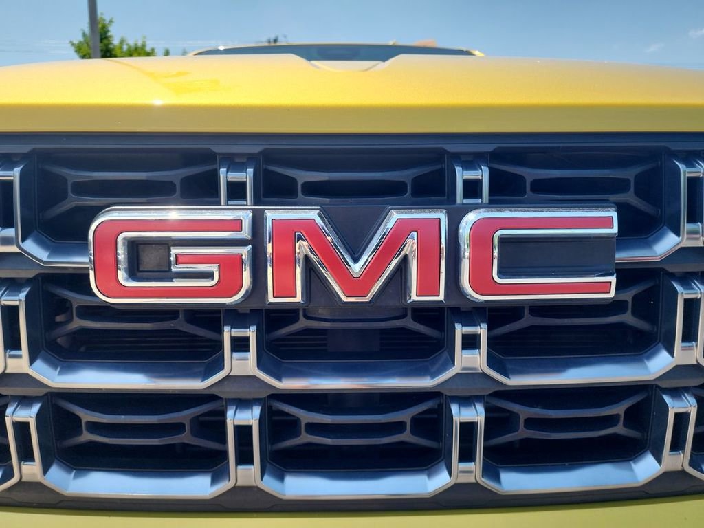 Certified 2023 GMC Canyon AT4 w/ AT4 Premium Package AWD/4WD image 31