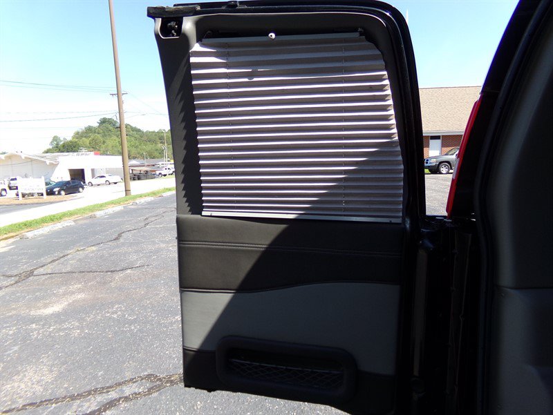 Used 2022 Chevrolet Express 2500 Extended RWD image 45