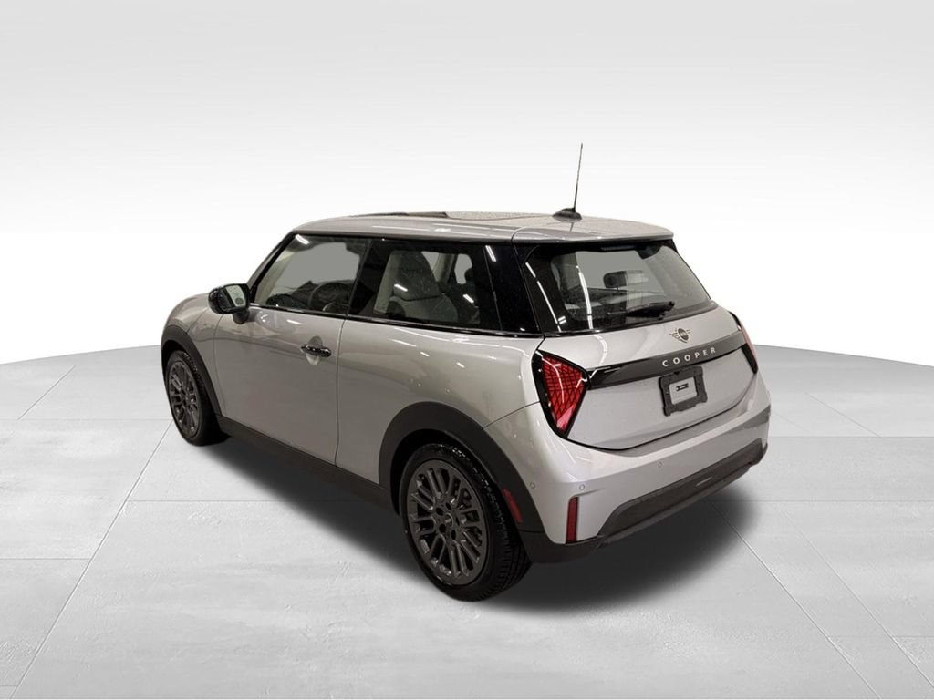 Used 2025 MINI Cooper 2-Door Hardtop FWD image 3