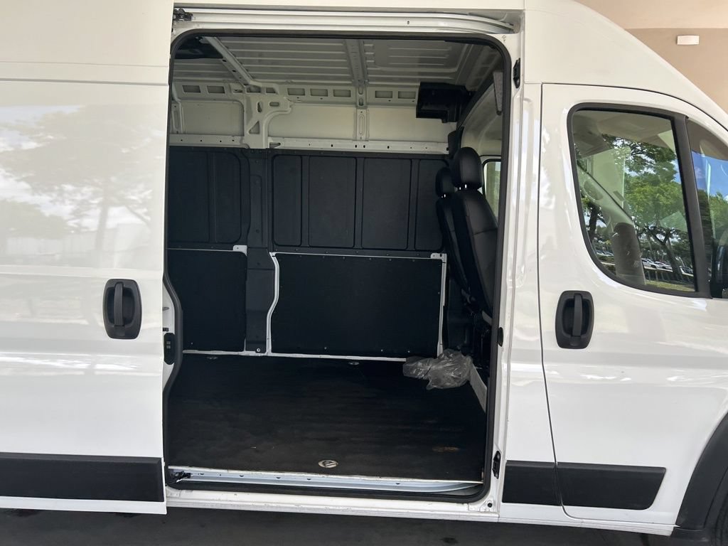 Used 2025 RAM ProMaster 2500 w/ Convenience Group FWD image 28