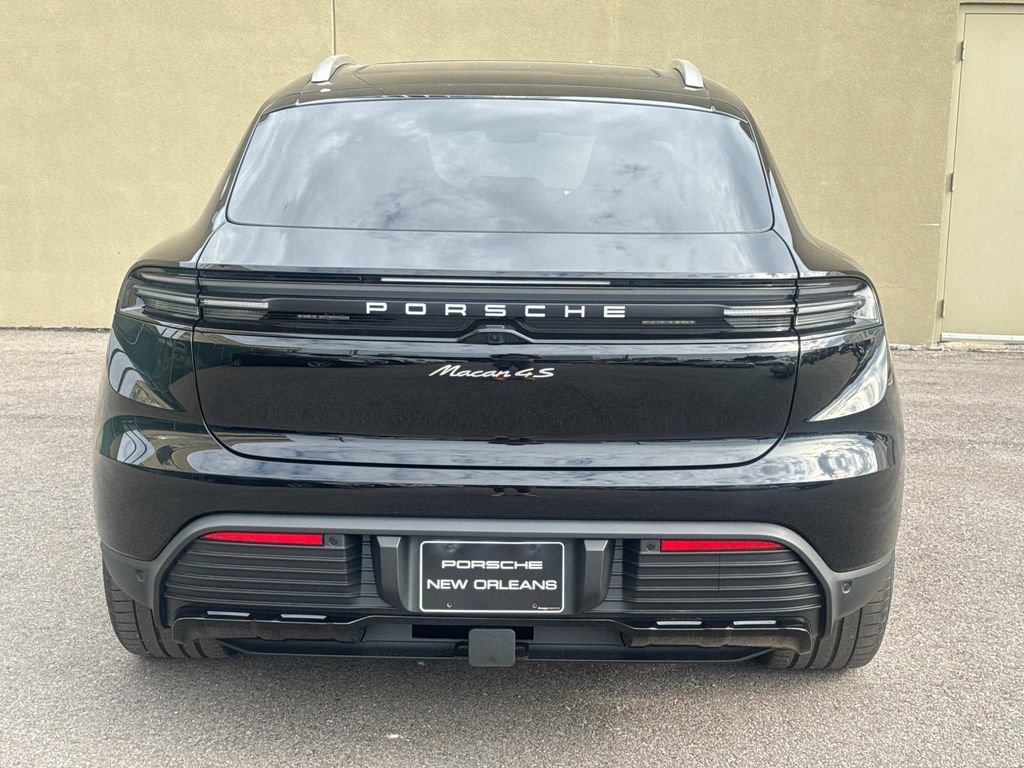 New 2025 Porsche Macan 4S Electric image 8