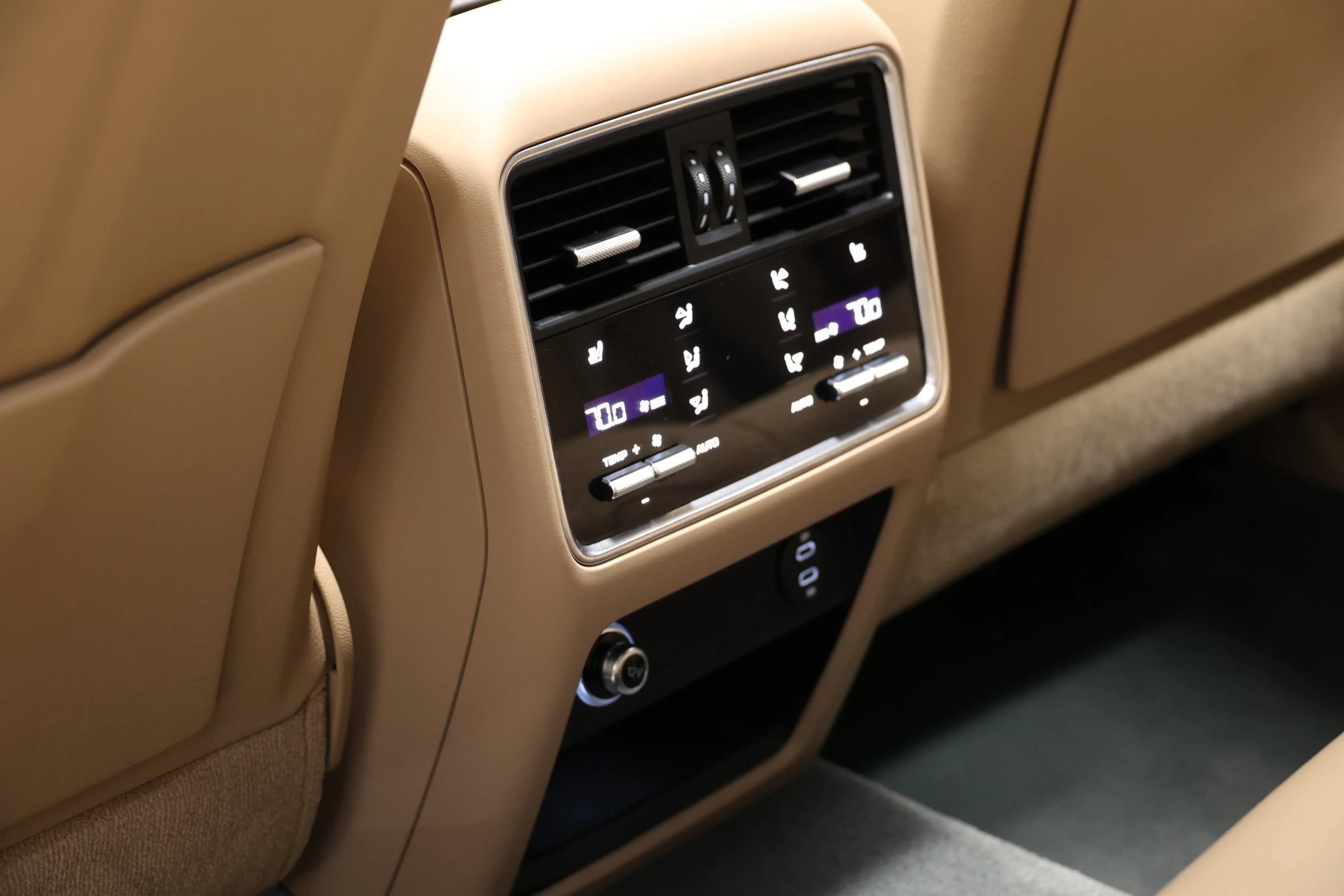 Used 2021 Porsche Cayenne Turbo S AWD/4WD image 75