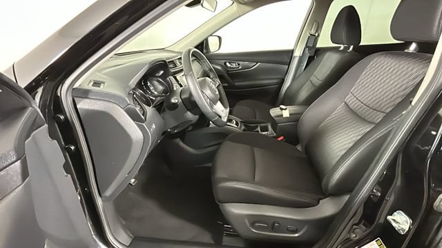 Used 2020 Nissan Rogue SV AWD/4WD image 11