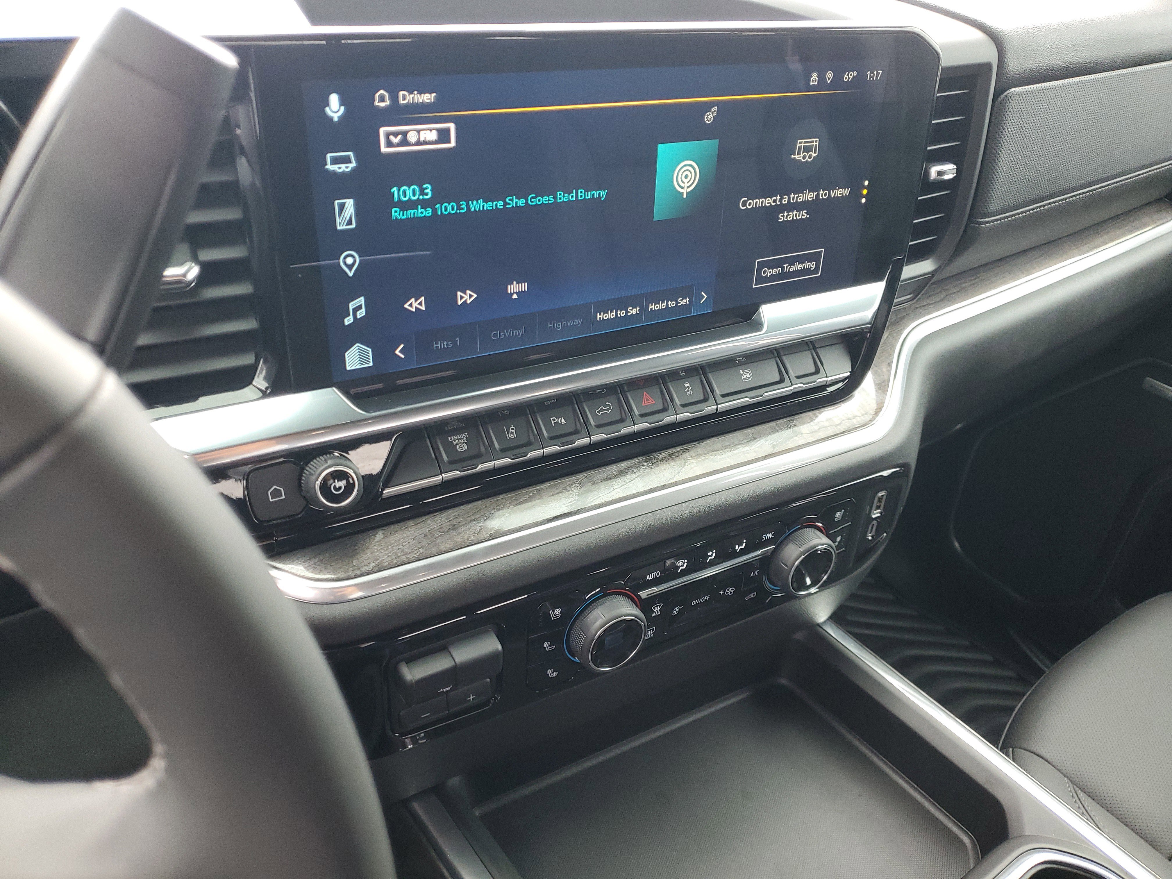 Used 2025 Chevrolet Silverado 2500 LTZ w/ LTZ Premium Package image 24