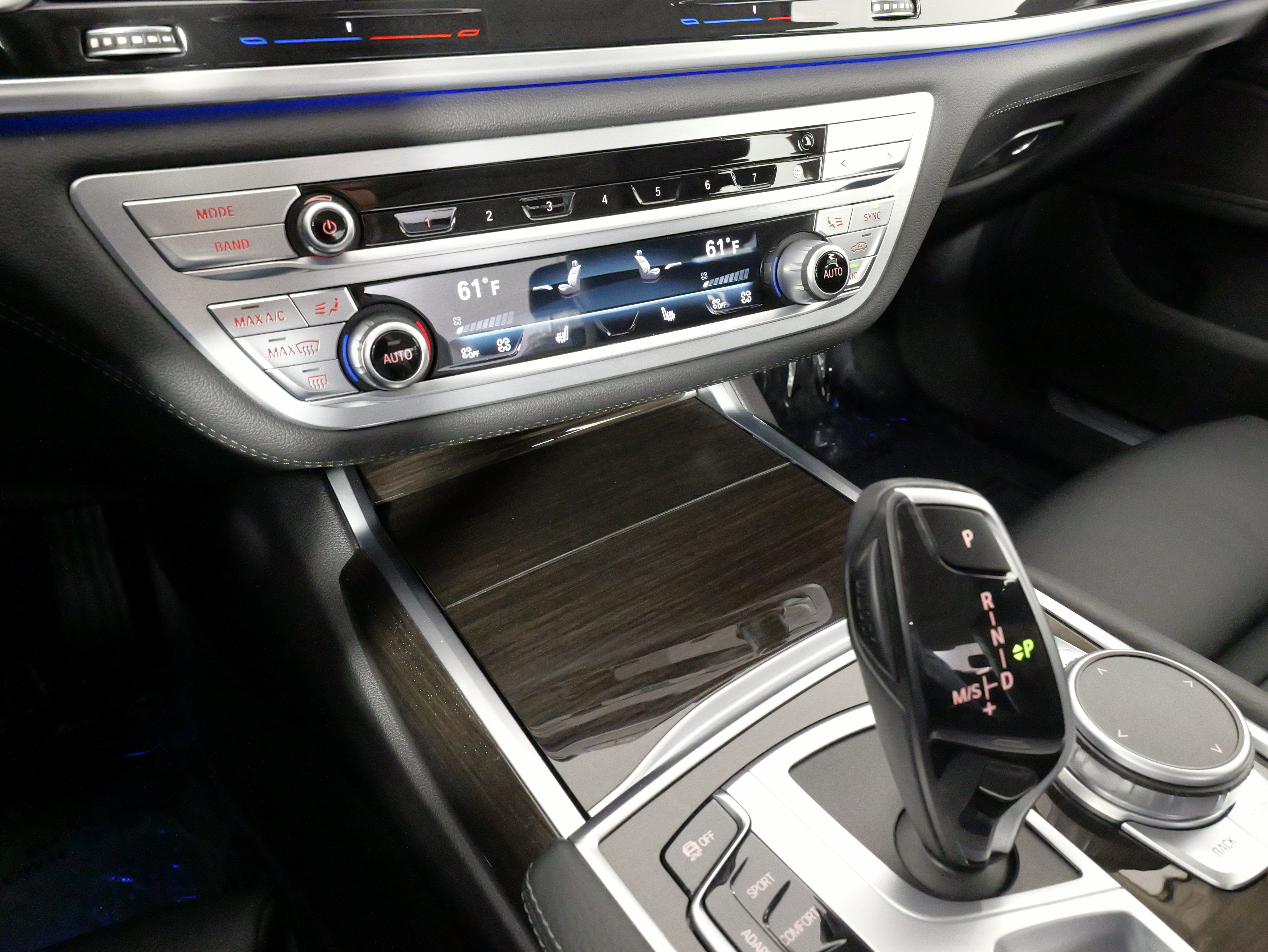 Used 2022 BMW 740i xDrive image 60