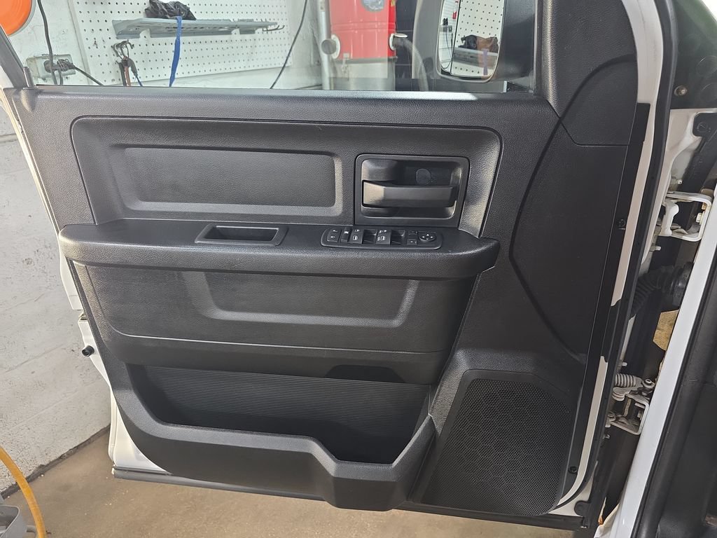 Used 2013 RAM 1500 Express AWD/4WD image 27