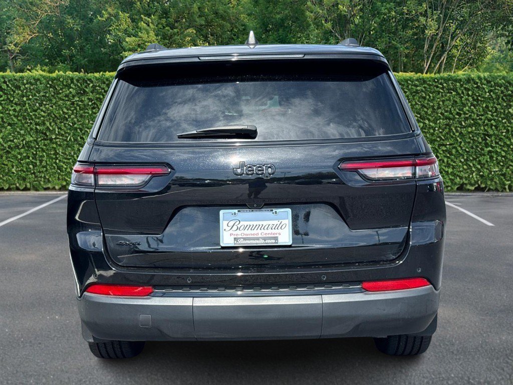 Used 2025 Jeep Grand Cherokee L Altitude AWD/4WD image 5