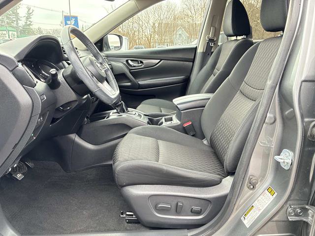 Used 2017 Nissan Rogue SV w/ SV Premium Package image 22