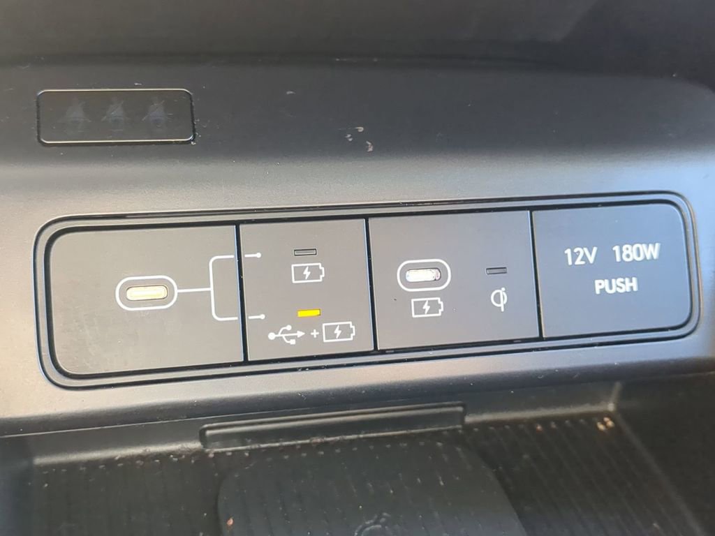 Used 2024 Hyundai Kona SEL w/ Convenience Package image 21