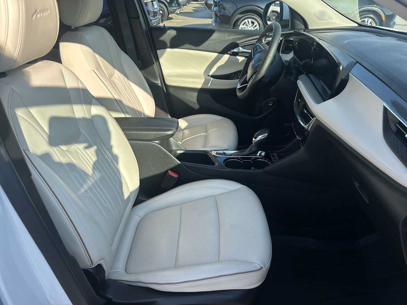Used 2025 Buick Encore GX Avenir w/ Avenir Convenience Package FWD image 27