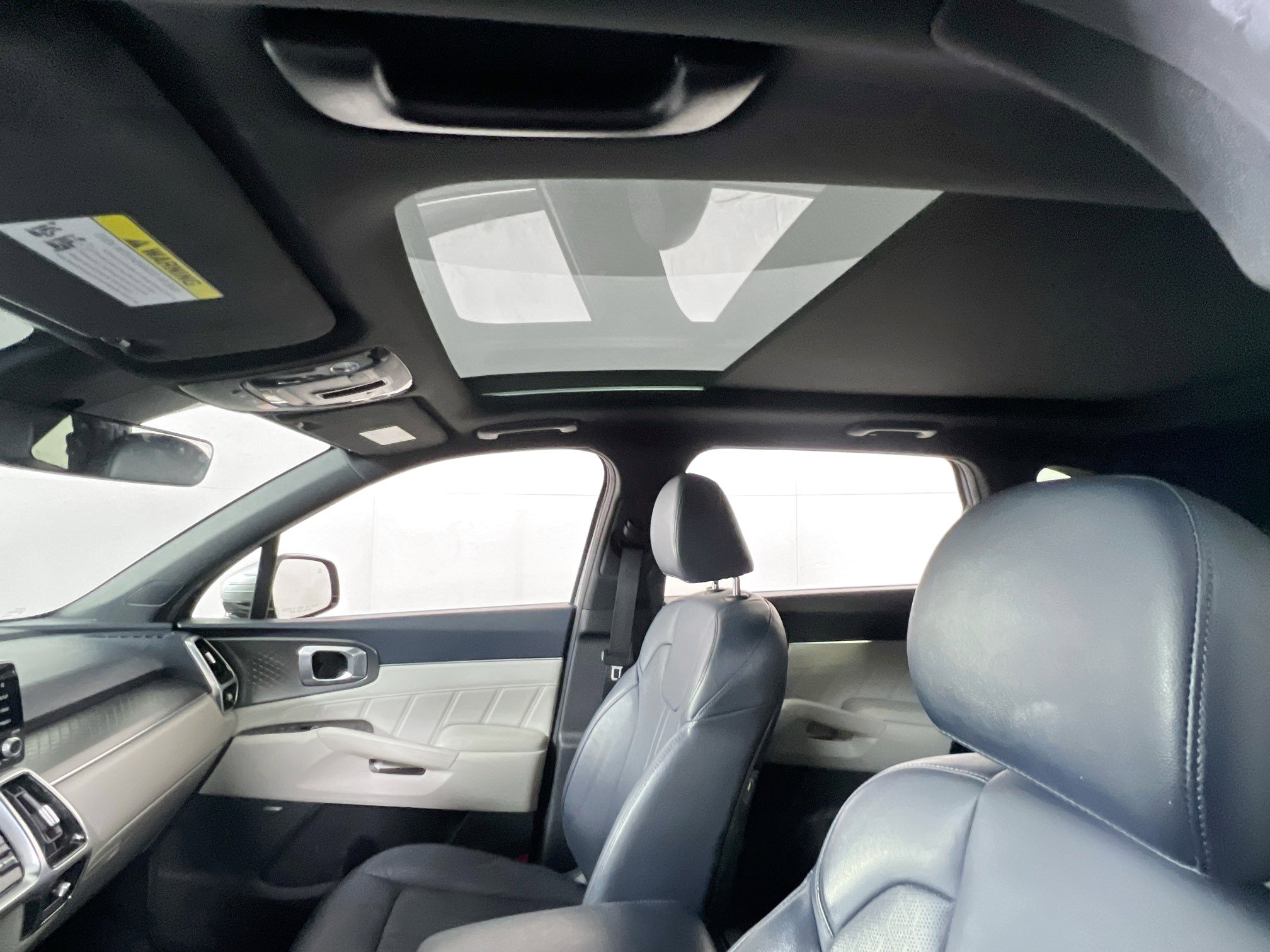 Used 2022 Kia Sorento SX Prestige w/ Panoramic Sunroof Package image 23