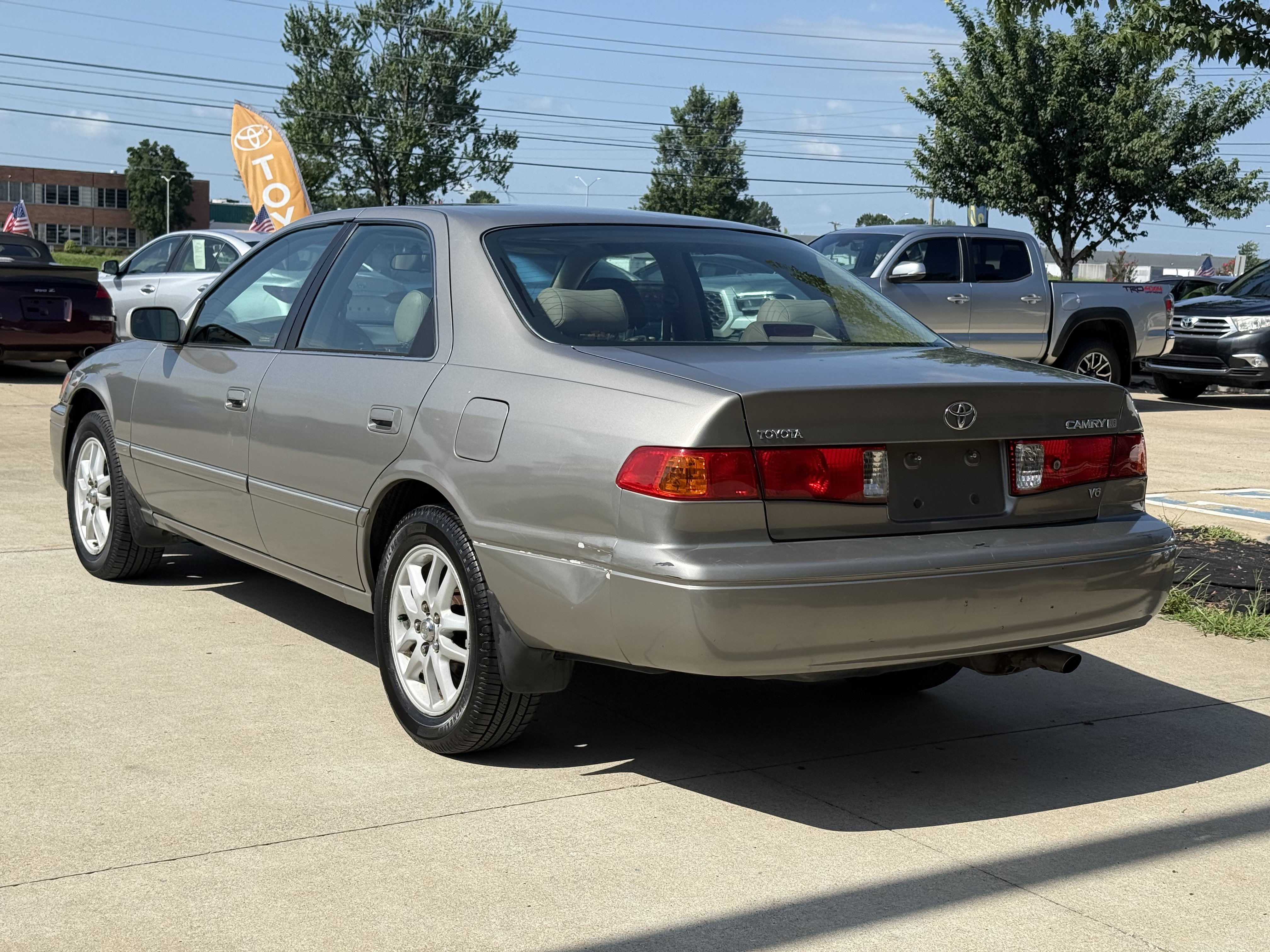 Used 2001 Toyota Camry XLE FWD image 5