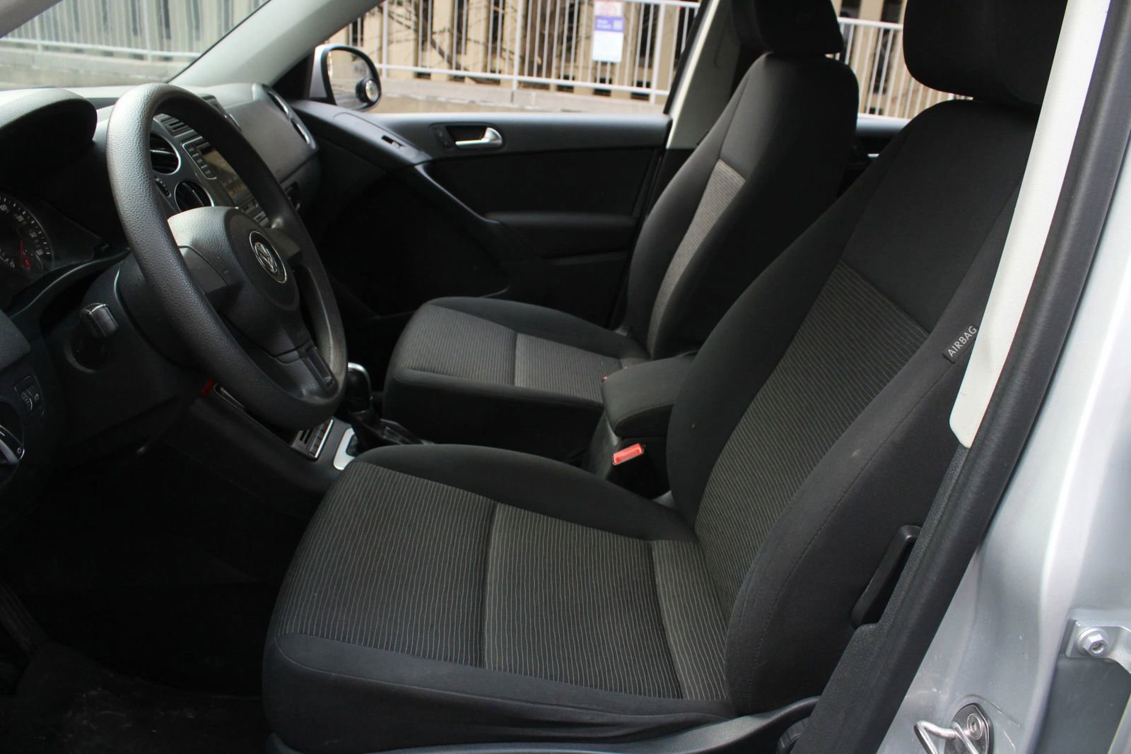 Used 2017 Volkswagen Tiguan S FWD image 14