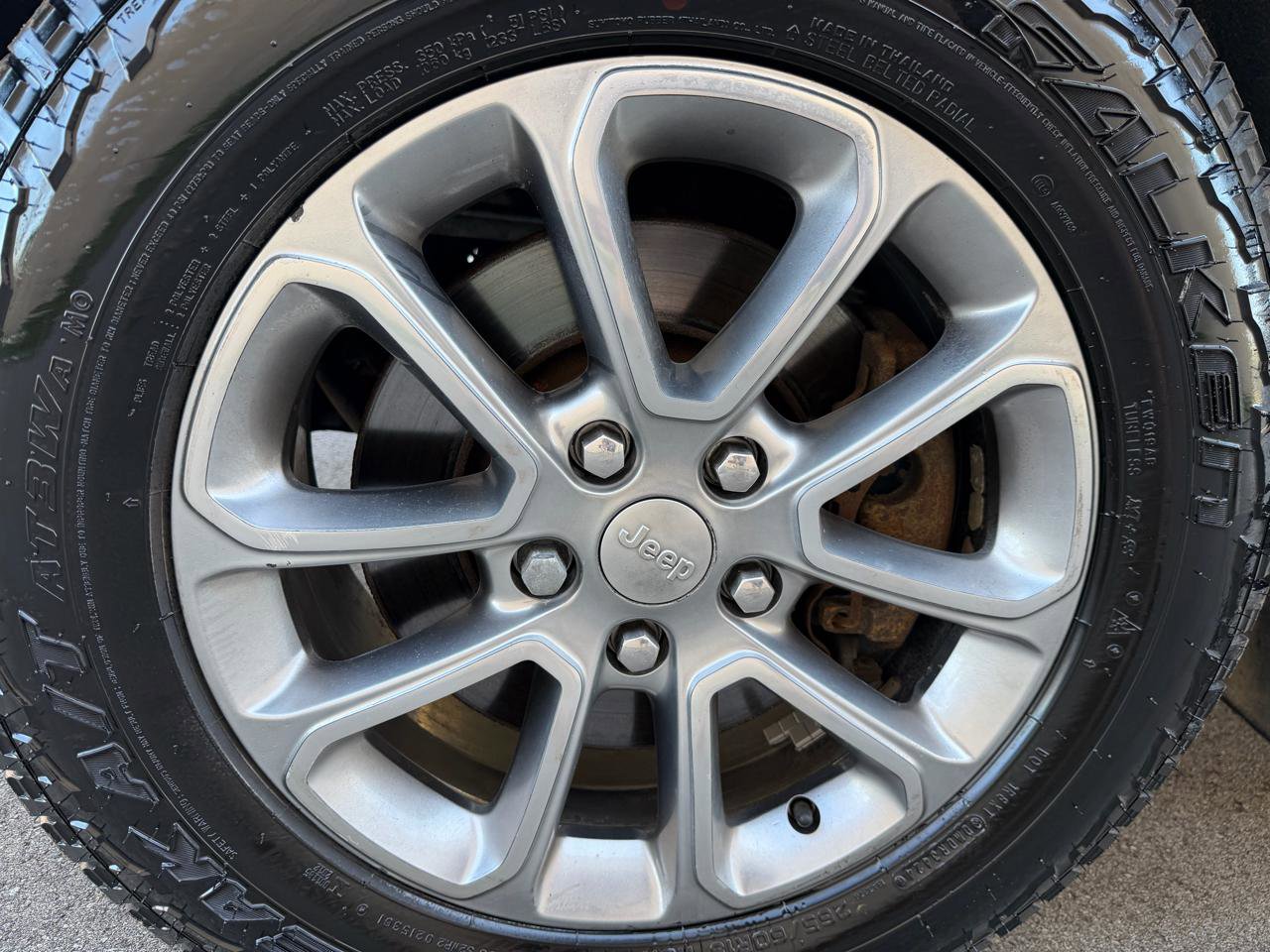 Used 2015 Jeep Grand Cherokee Limited image 16