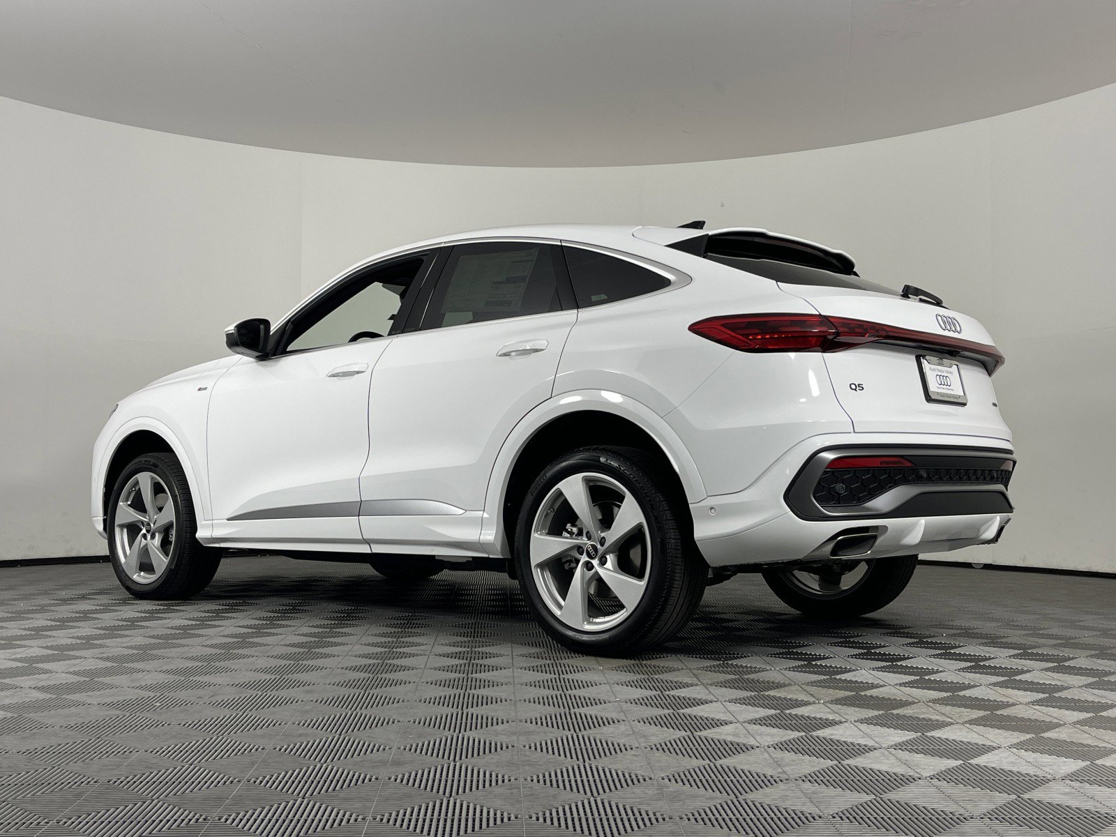 New 2025 Audi Q5 Premium Plus image 12