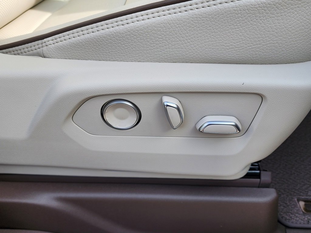 New 2026 GMC Yukon XL Denali w/ Denali Reserve Package image 47