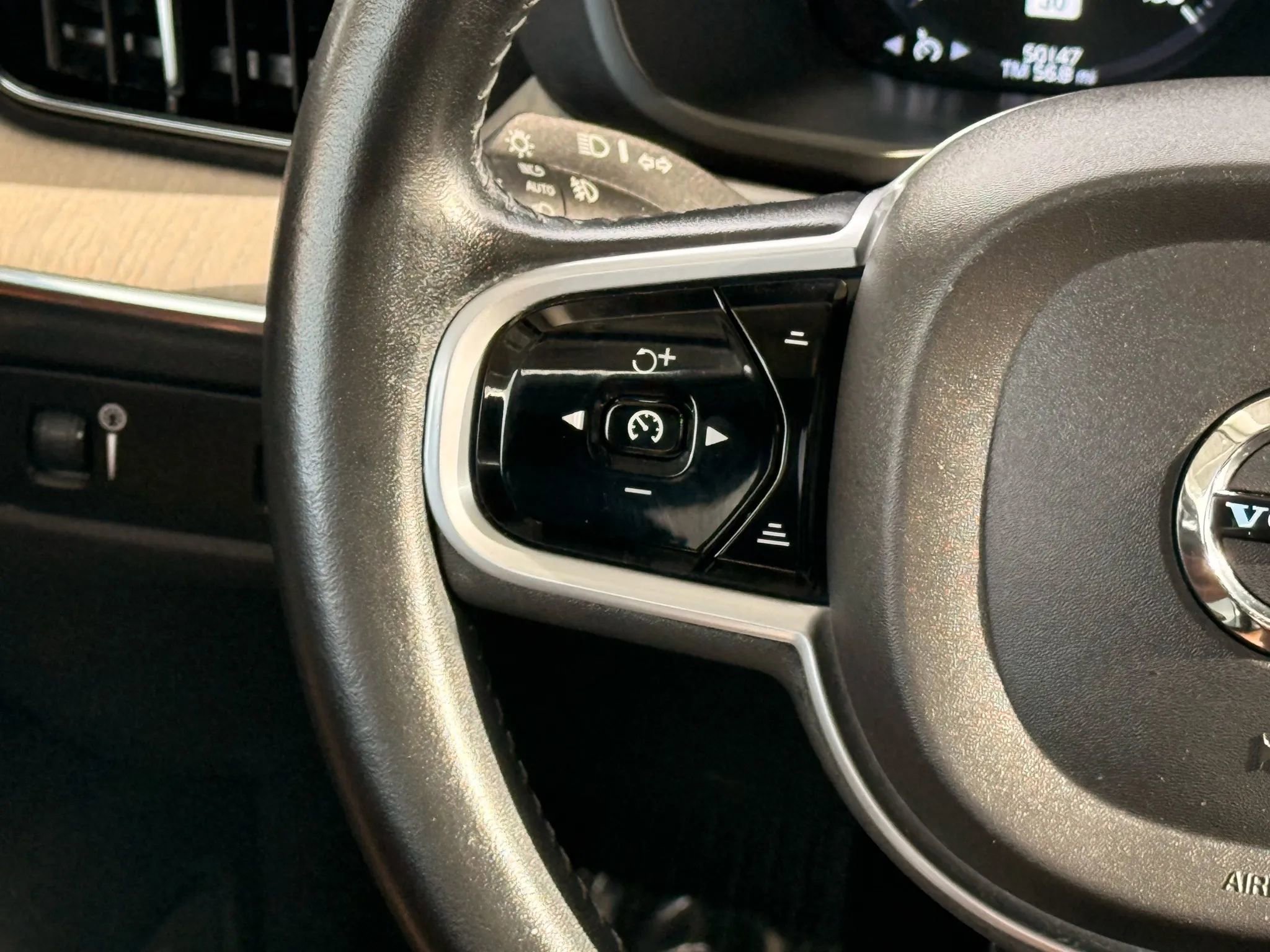 Used 2020 Volvo XC60 T5 Inscription image 34