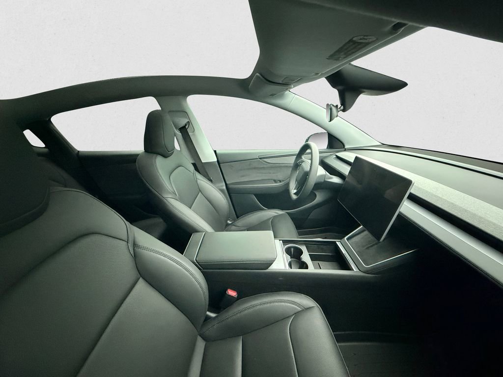 Used 2026 Tesla Model Y Long Range image 11