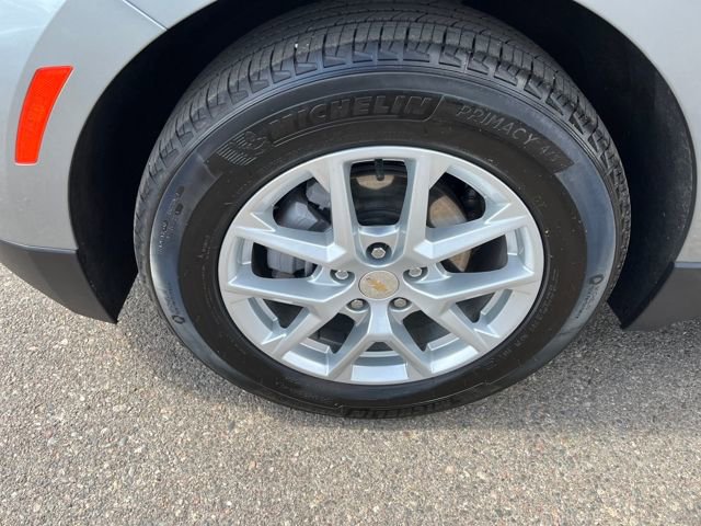 Used 2023 Chevrolet Equinox LS w/ LS Convenience Package image 2