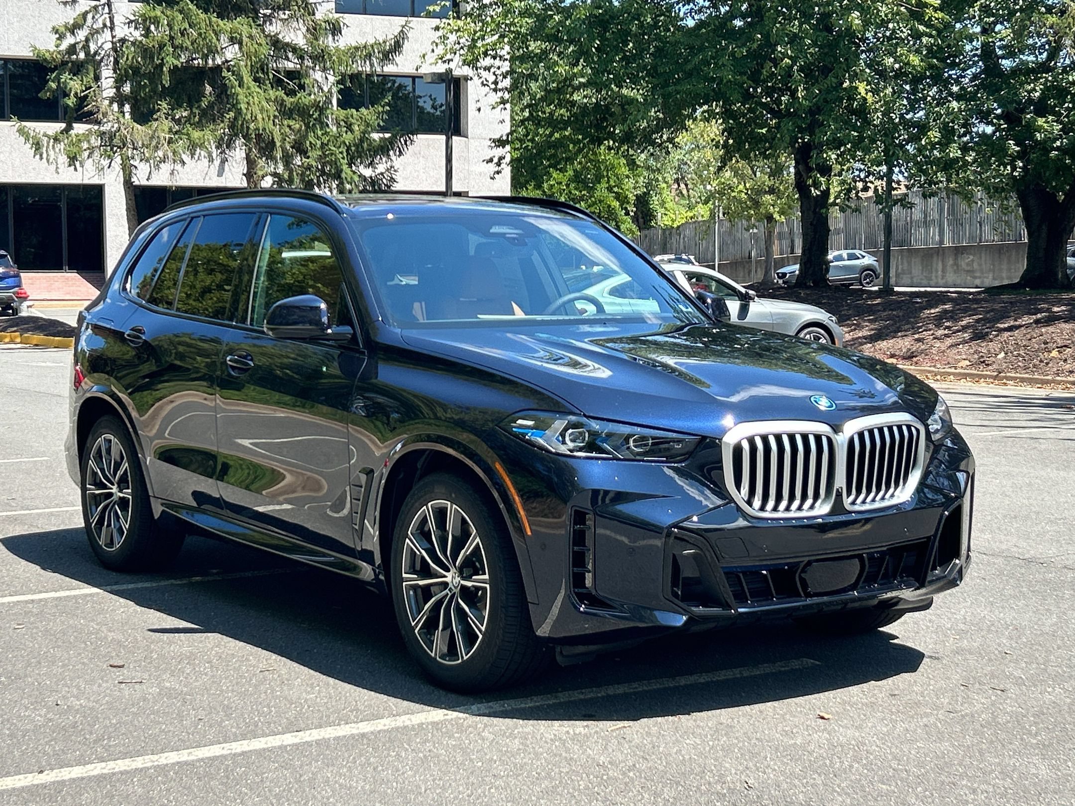 New 2026 BMW X5 xDrive50e w/ M Sport Package AWD/4WD image 7