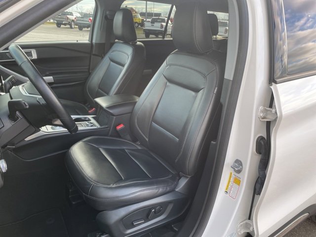 Used 2023 Ford Explorer XLT w/ Equipment Group 202A image 22
