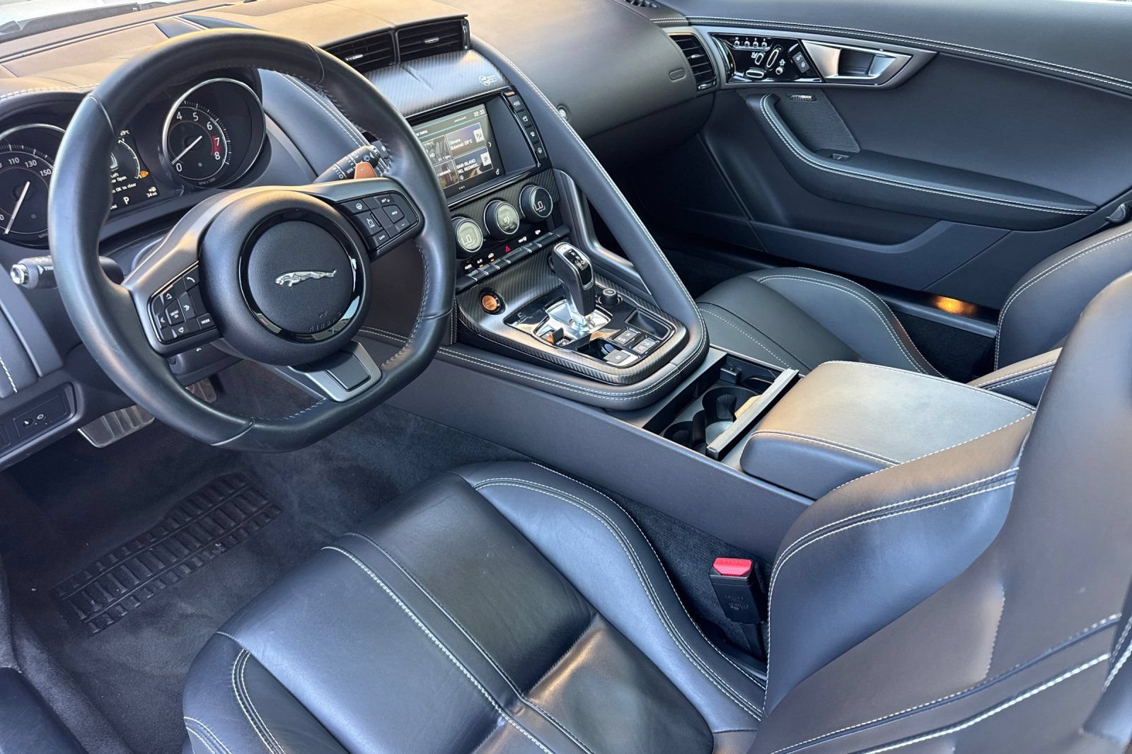 Used 2017 Jaguar F-TYPE S British Design Edition RWD image 10