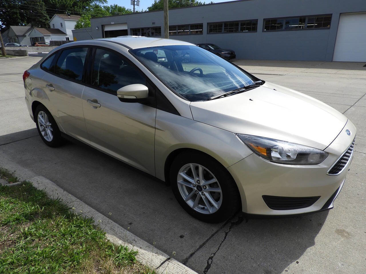Used 2017 Ford Focus SE FWD image 11