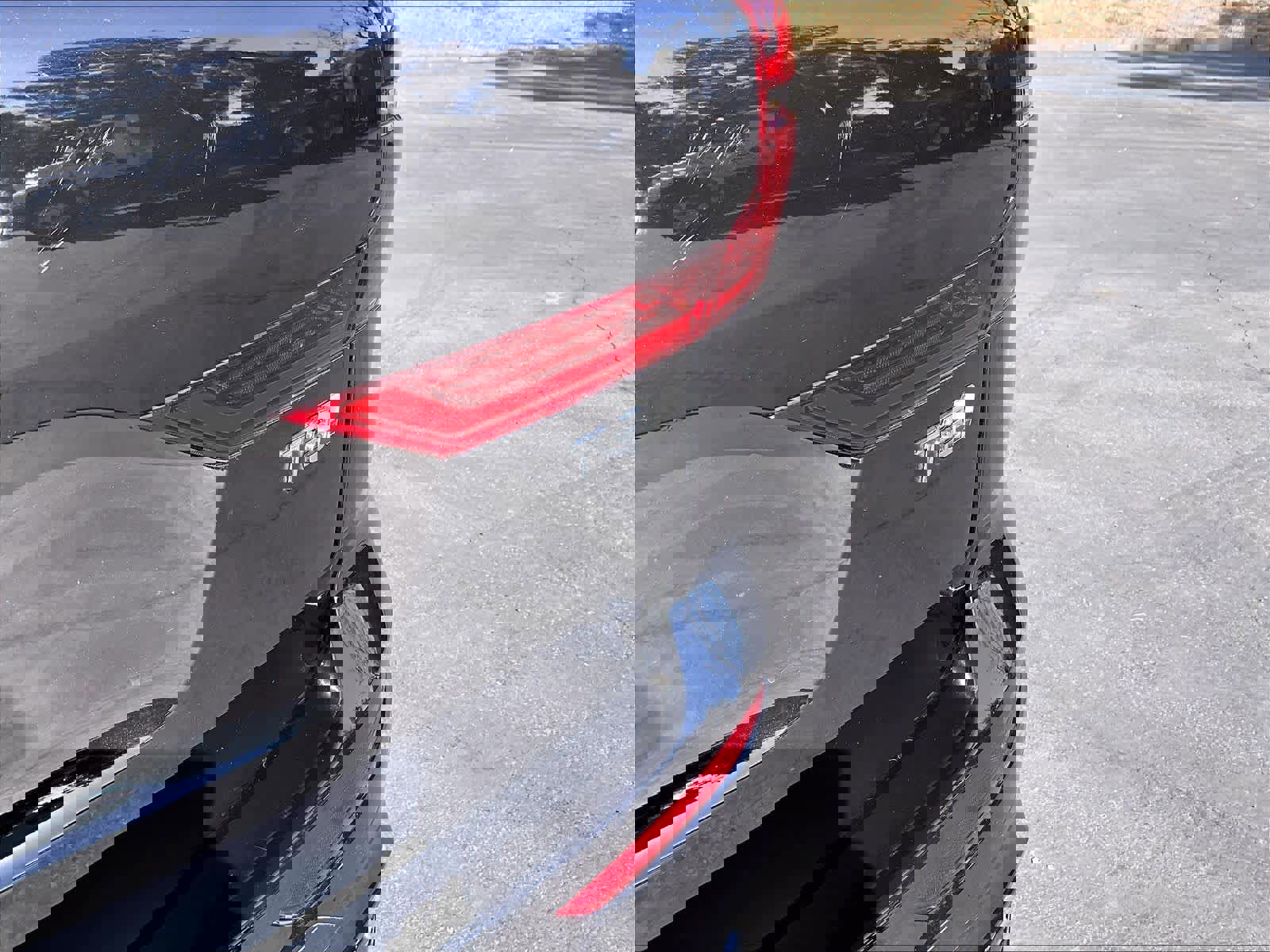 Used 2026 Volvo XC60 T8 Plus w/ Climate Package image 11