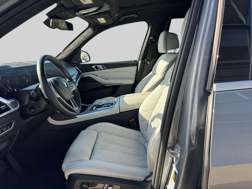 Certified 2024 BMW X7 xDrive40i w/ Premium Package image 12