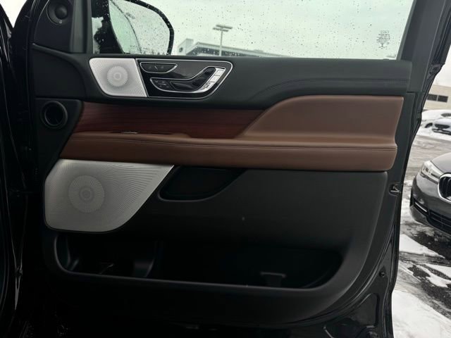 Used 2022 Lincoln Navigator Reserve image 16