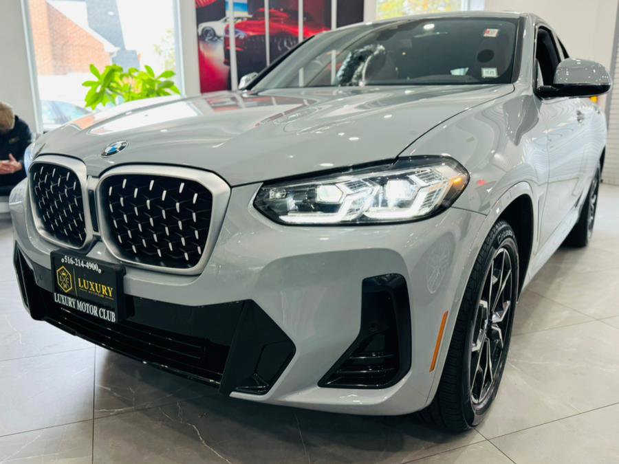 Used 2025 BMW X4 xDrive30i image 4