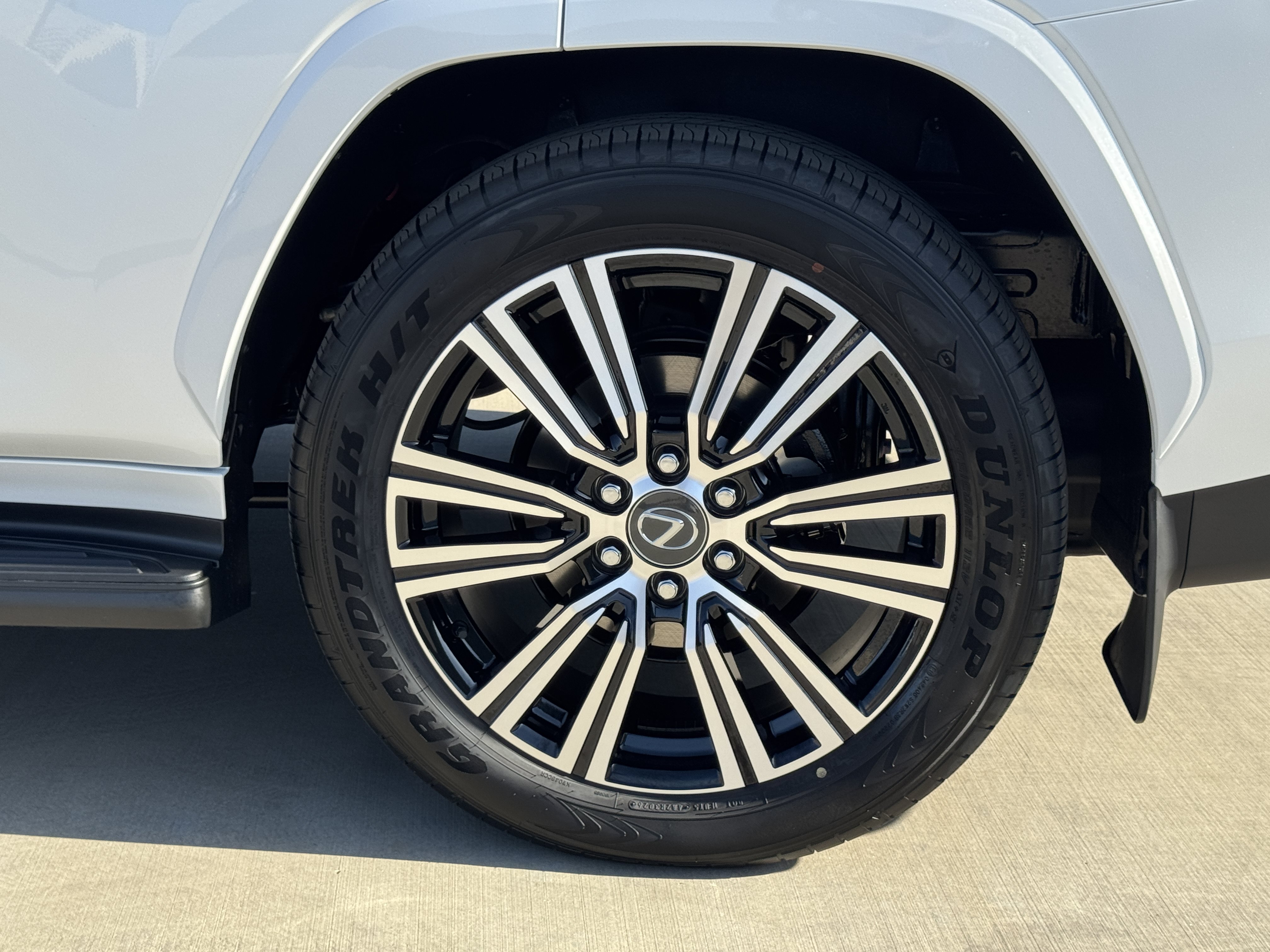 New 2026 Lexus LX 600 4WD w/ Accessory Package (2T) image 16