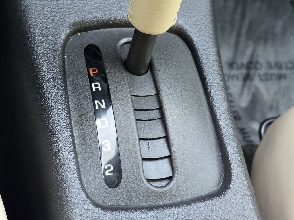 Used 2001 Saturn S-Series SL2 image 28