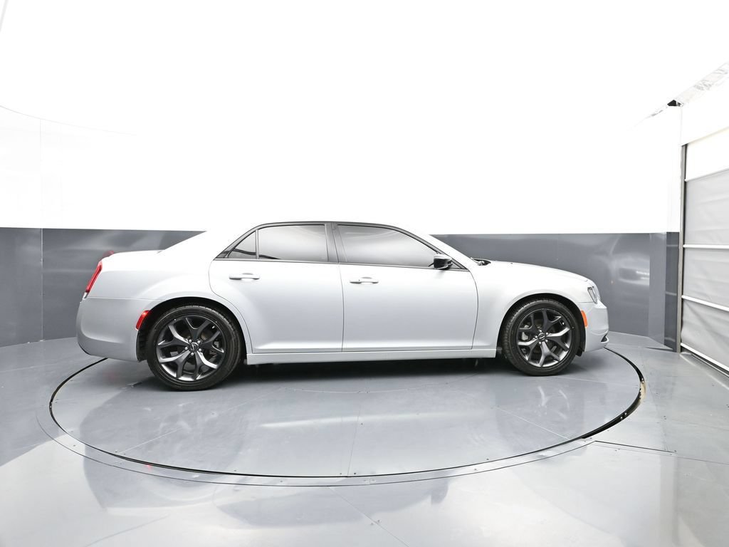 Used 2023 Chrysler 300 Touring w/ Safetytec Plus Group RWD image 8