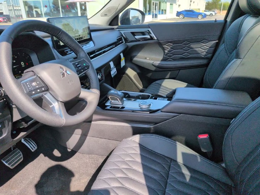 New 2026 Mitsubishi Outlander SEL FWD image 21