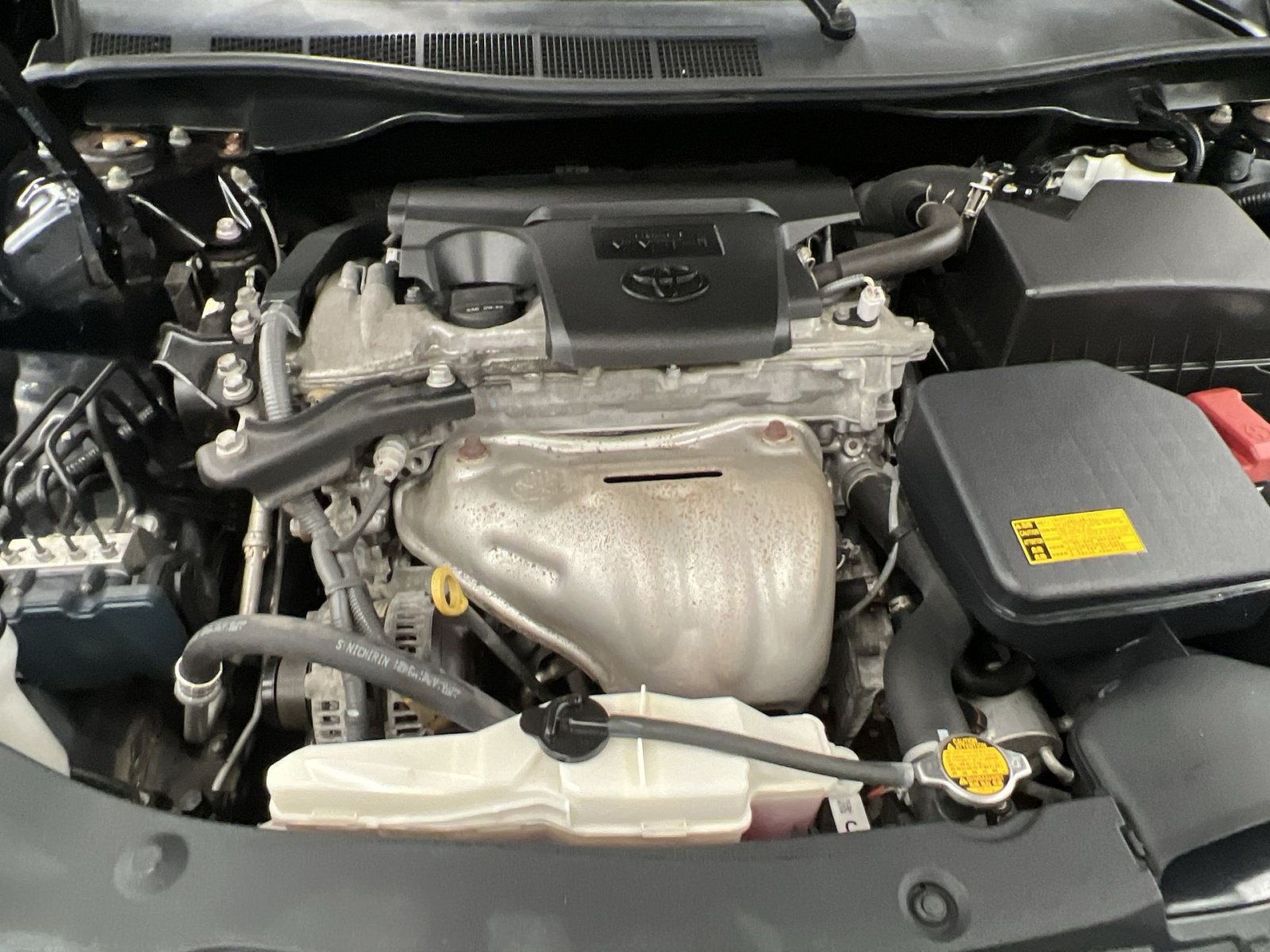 Used 2014 Toyota Camry LE w/ Moonroof Package FWD image 23
