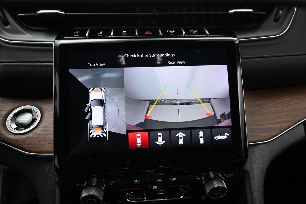 Used 2024 Jeep Grand Cherokee Summit AWD/4WD image 15