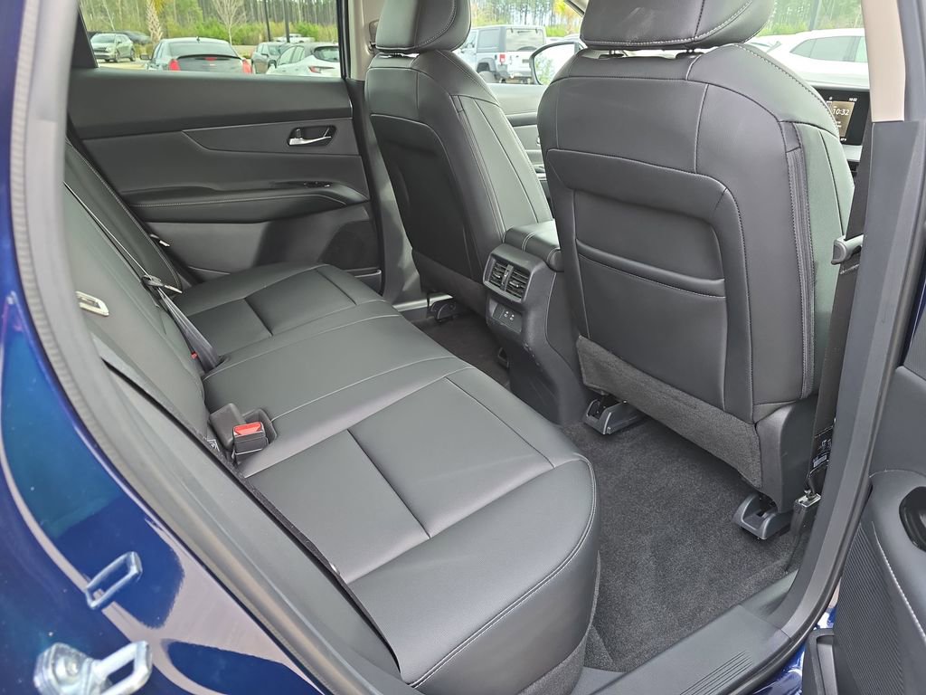 Used 2025 Nissan Murano SV image 14