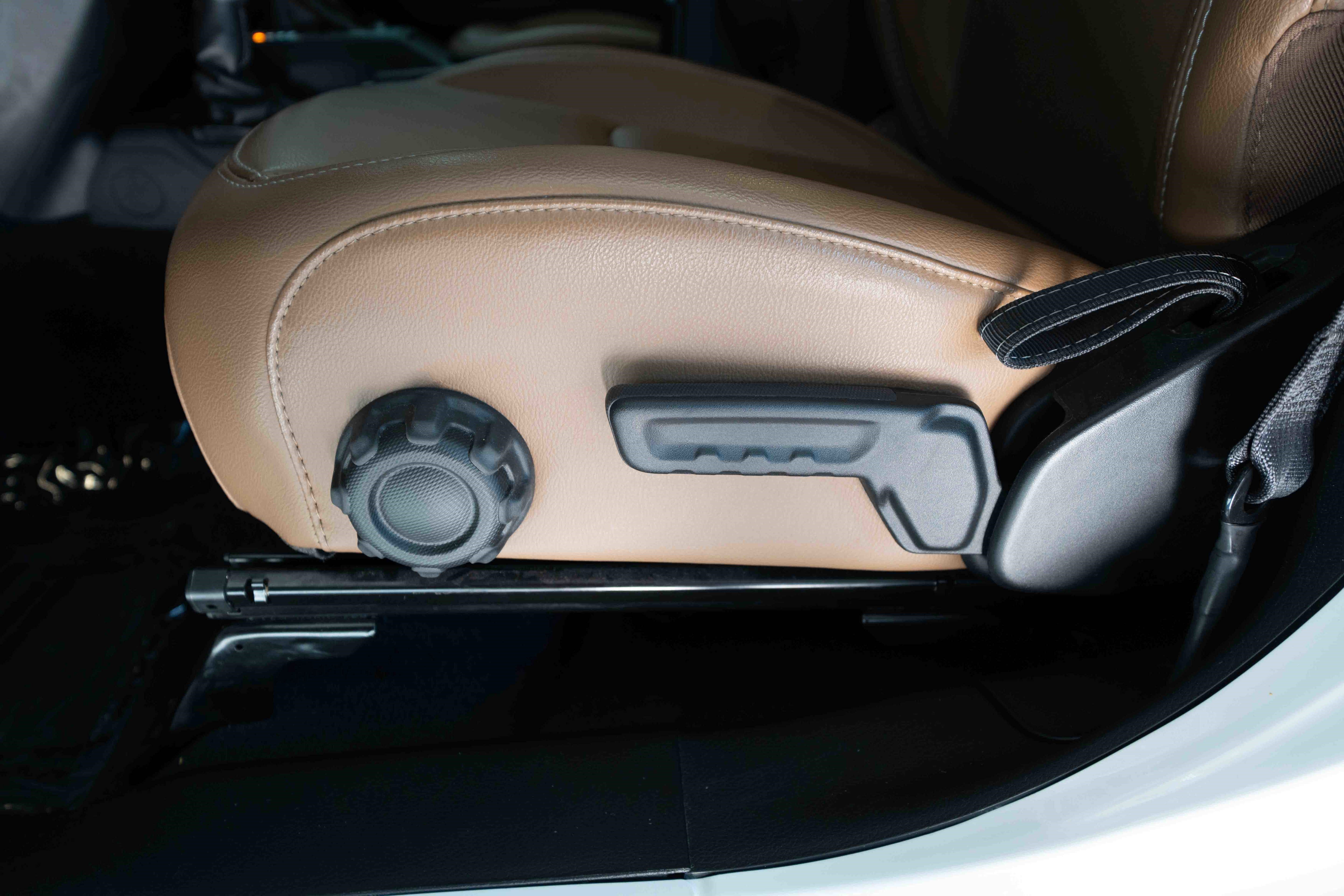 Used 2022 Jeep Wrangler Unlimited Rubicon w/ Xtreme Recon 35" Tire Package image 12