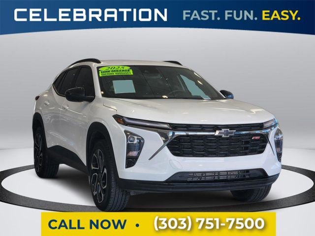 Certified 2025 Chevrolet Trax RS w/ Driver Confidence Package image 5