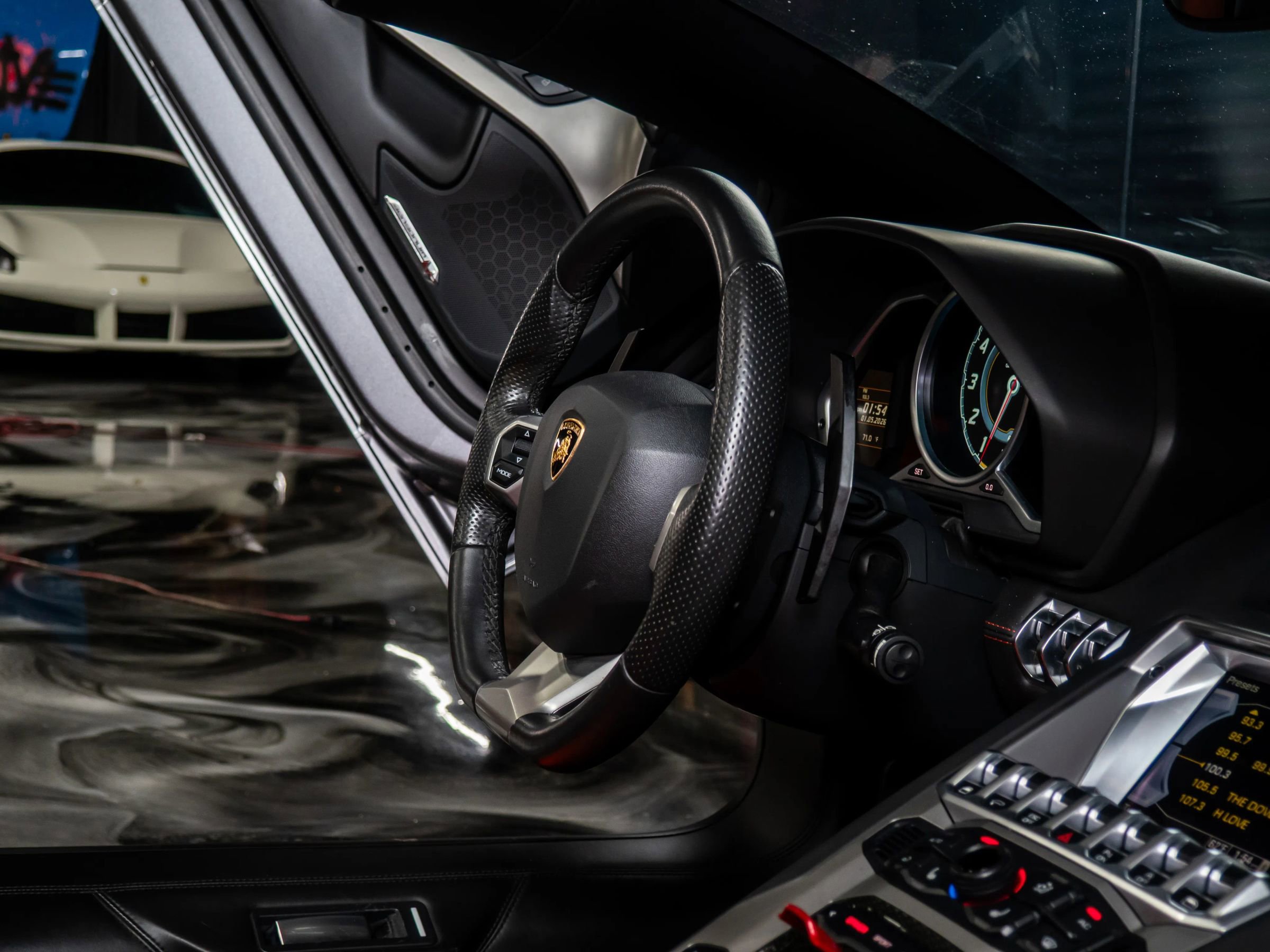 Used 2014 Lamborghini Aventador LP 700-4 image 39