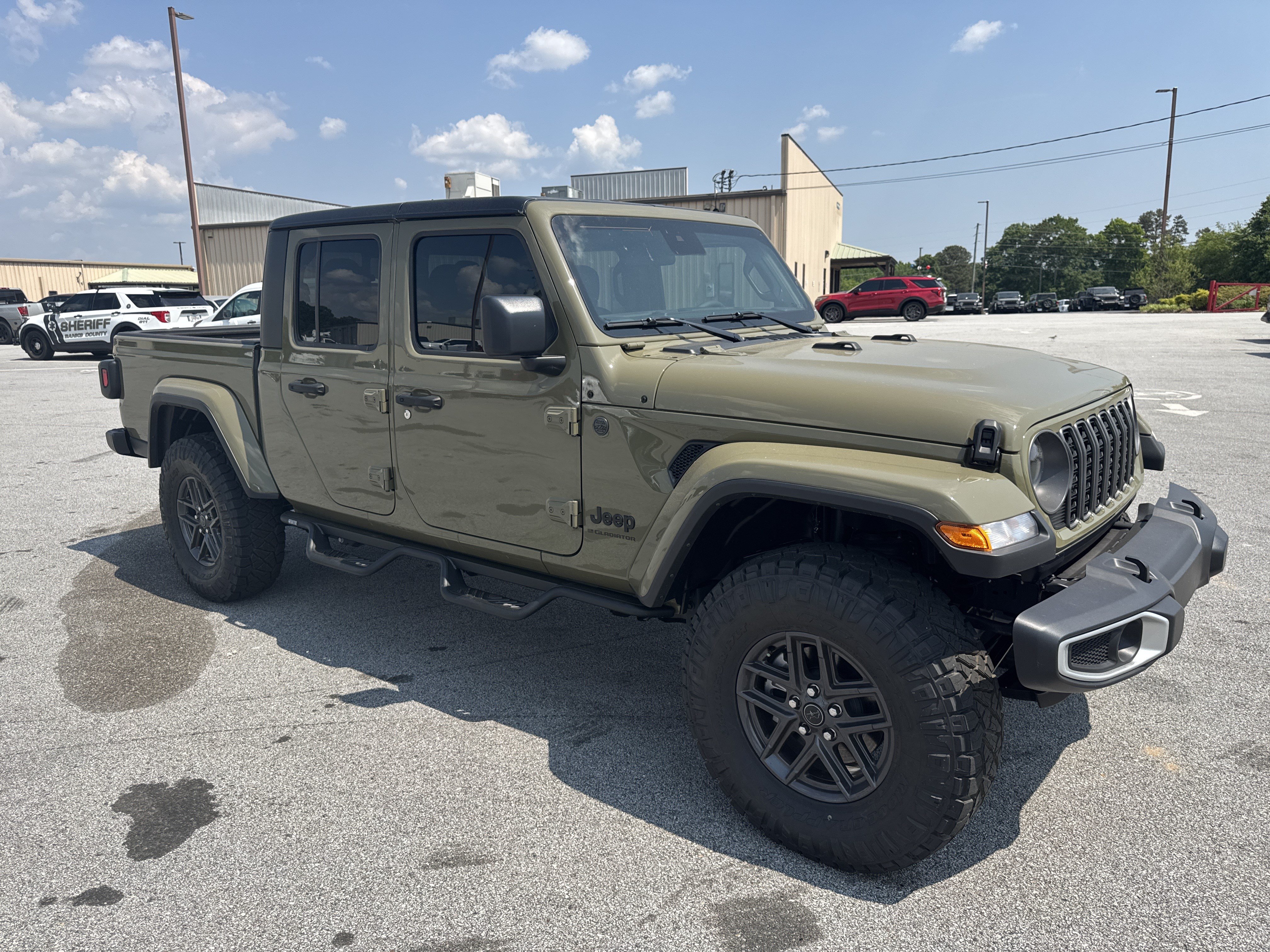 New 2025 Jeep Gladiator Sport AWD/4WD image 4