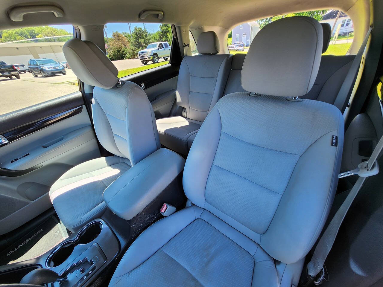 Used 2011 Kia Sorento 2WD image 14