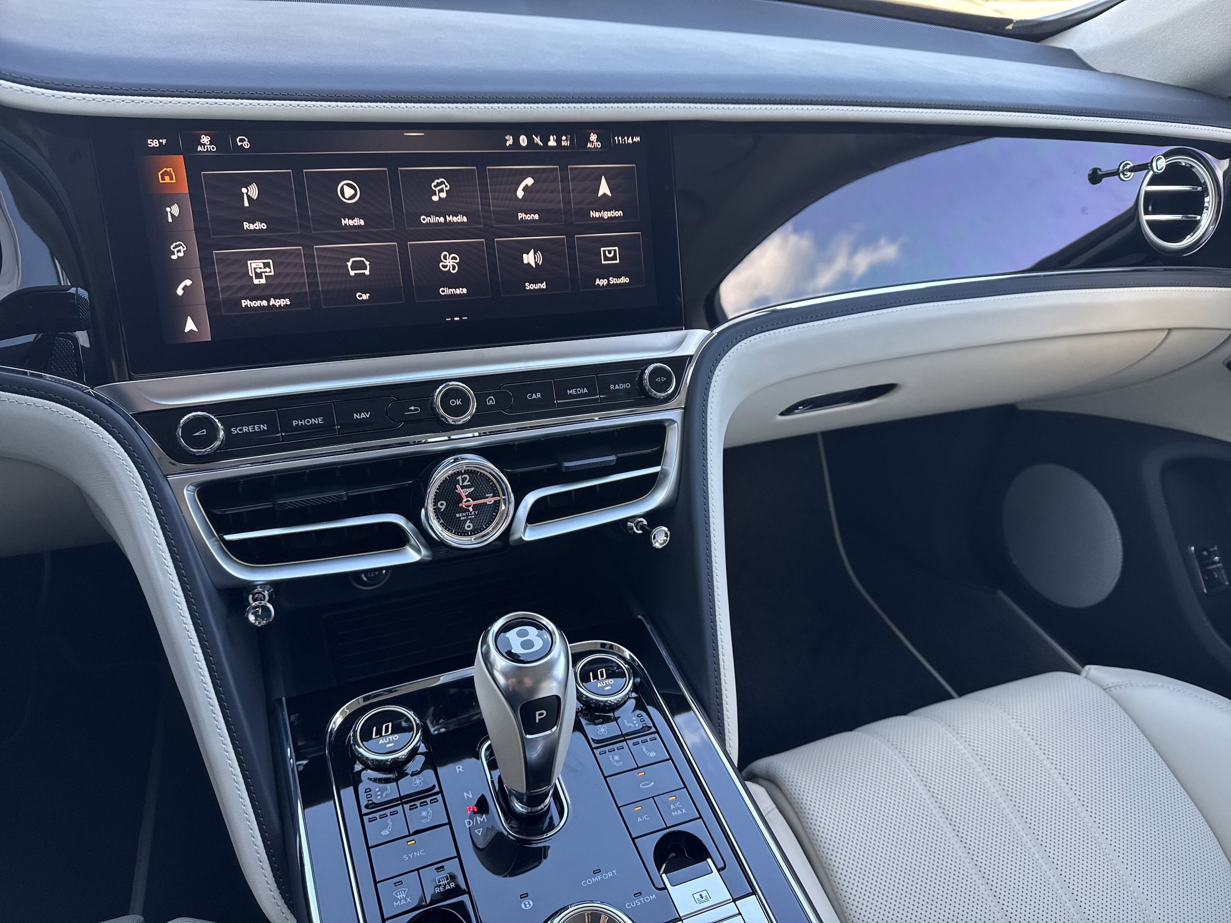 New 2026 Bentley Flying Spur Plug-In Hybrid image 17